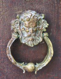 door knocker